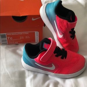 Nike toddler size 7C sneakers